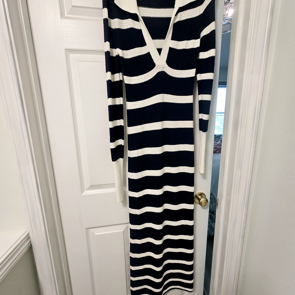 Blue and Black Long Sleeve V-Neck Bodycon Dress